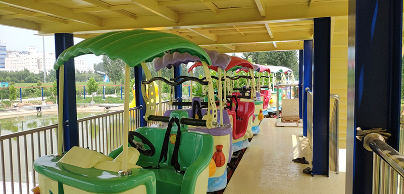 深受游客喜愛(ài)的項(xiàng)目太空漫步